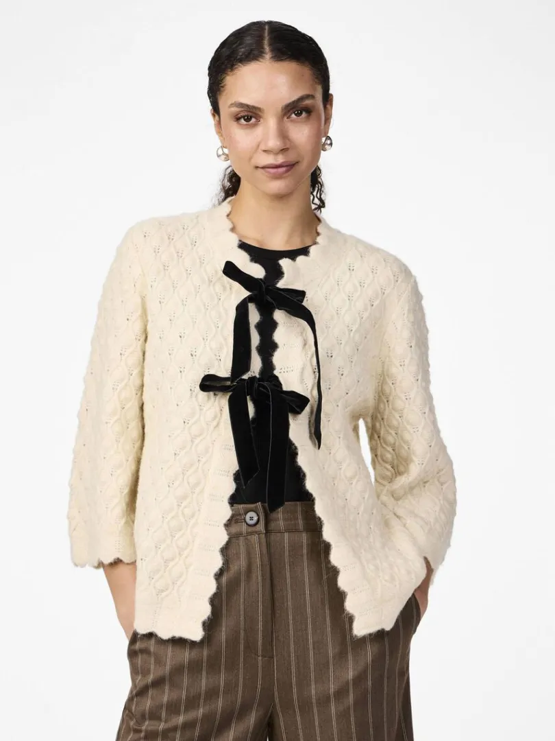 EGSA STRICKJACKE*YAS Shop
