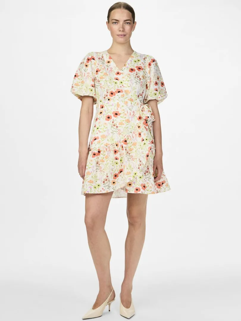 yasfield_wickelkleid_3.webp FIELD WICKELKLEID*YAS Flash Sale