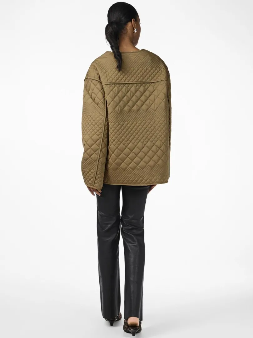 yaslaurie_wattierte_jacke_3.webp LAURIE WATTIERTE JACKE*YAS New