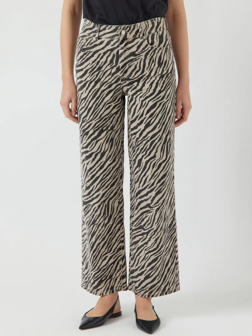 LEONORA JEANS*YAS Shop