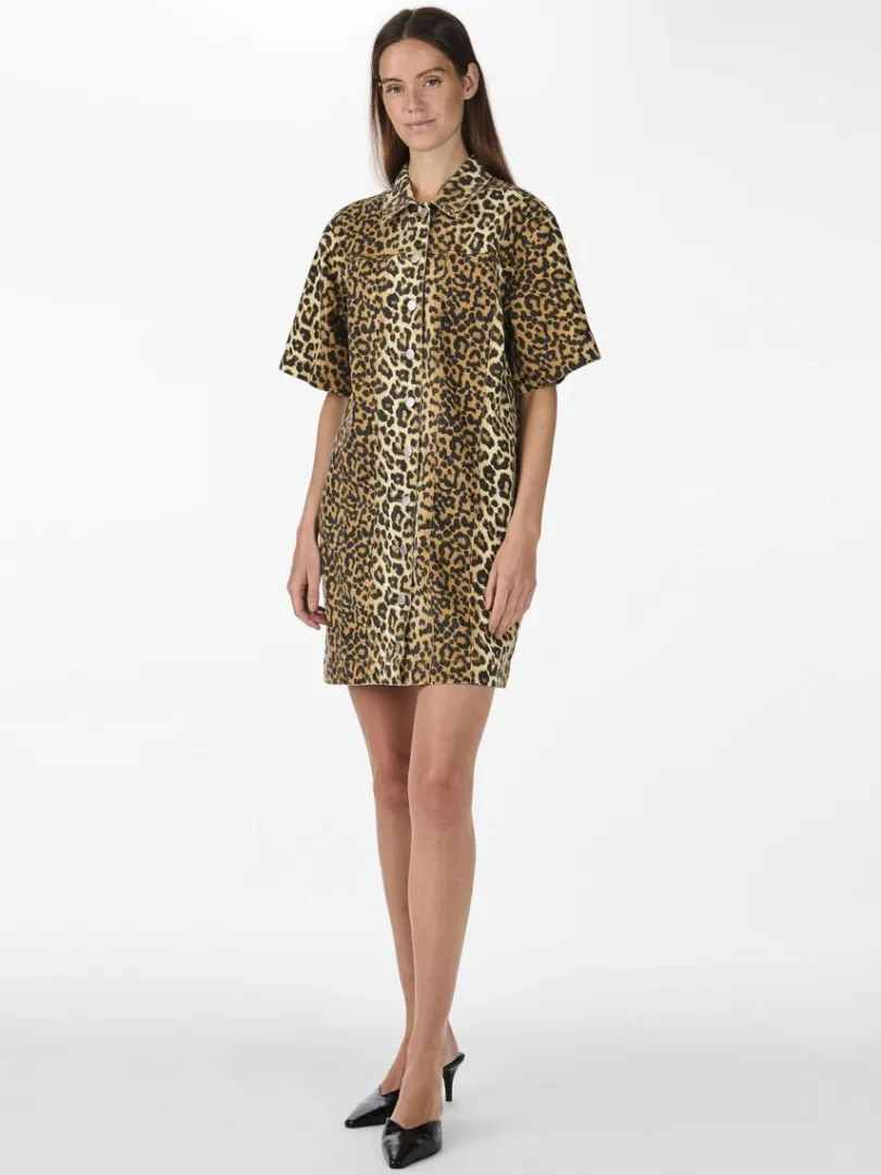yasleonora_jeanskleid_3.webp LEONORA JEANSKLEID*YAS Outlet