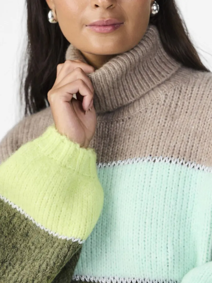 yaslico_rollkragenpullover_2.webp LICO ROLLKRAGENPULLOVER*YAS Fashion