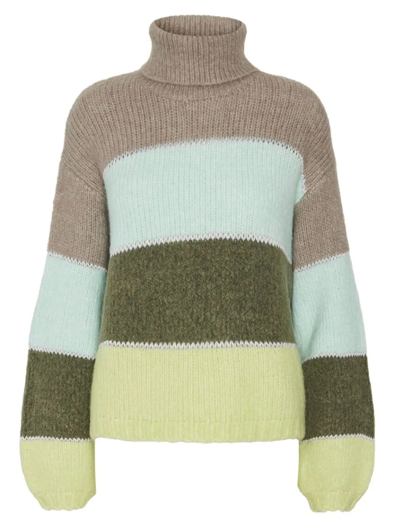 yaslico_rollkragenpullover_4.webp LICO ROLLKRAGENPULLOVER*YAS Fashion