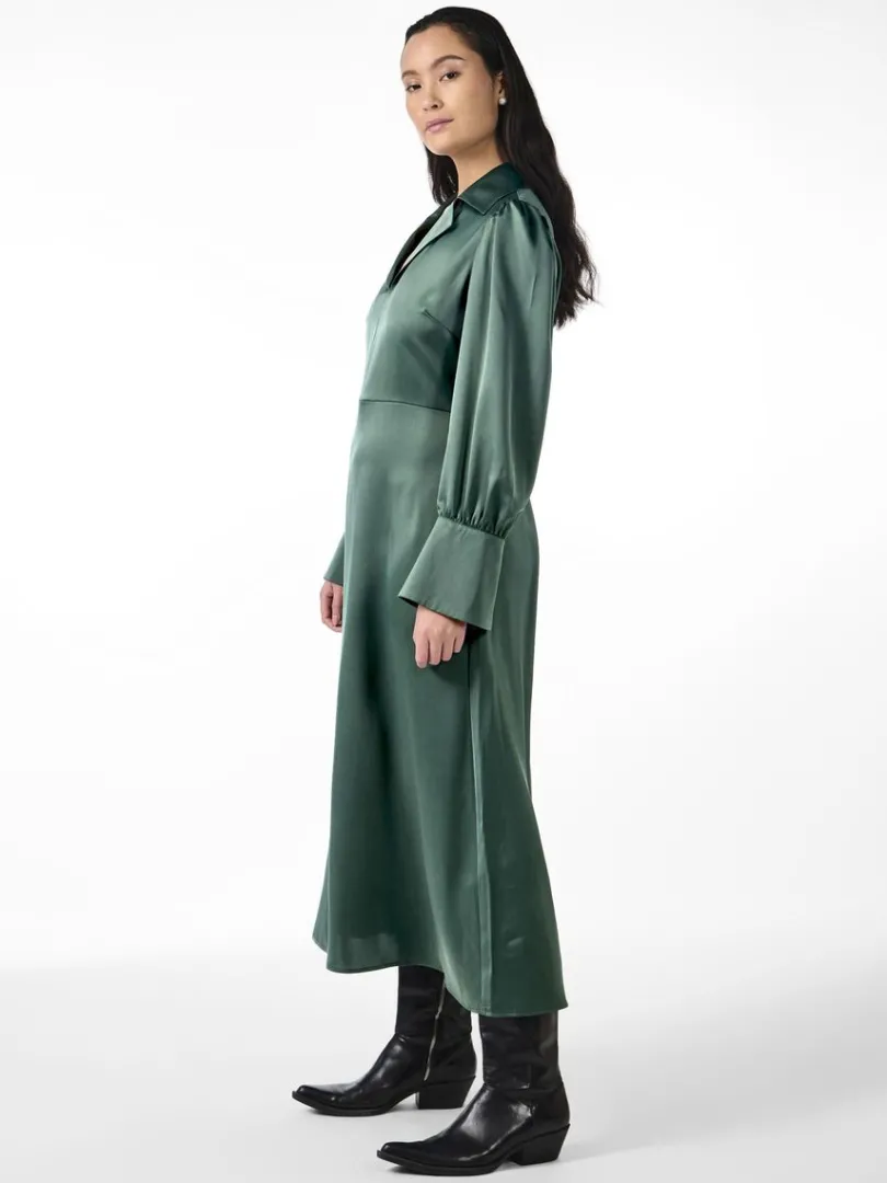 yaspella_midikleid_3-1.webp PELLA MIDIKLEID*YAS Flash Sale