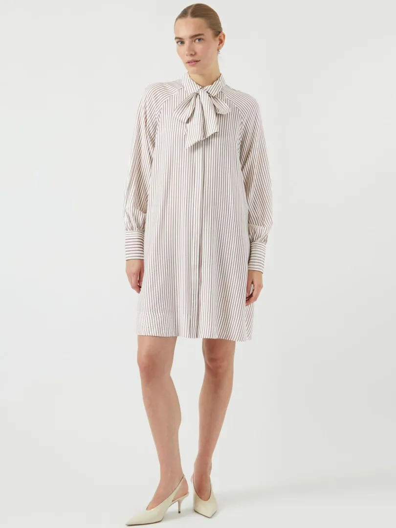yaspil_blusenkleid_3-1.webp PIL BLUSENKLEID*YAS Online